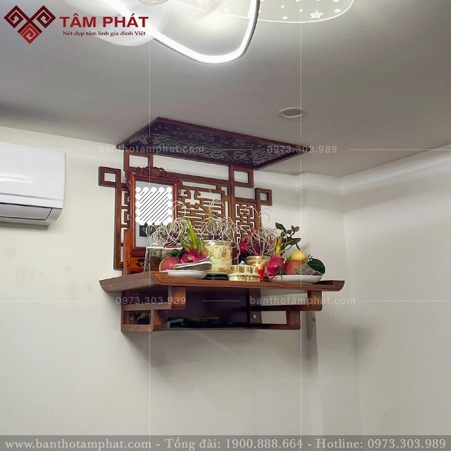 Trang trí bàn thờ treo tường