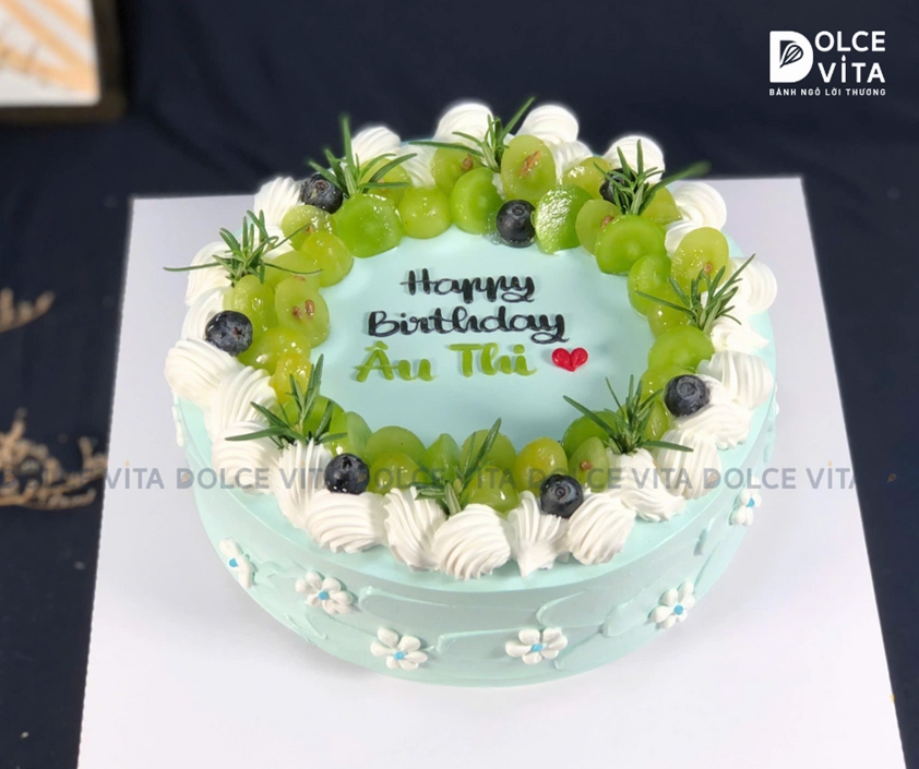Trang trí bánh kem với hoa kem