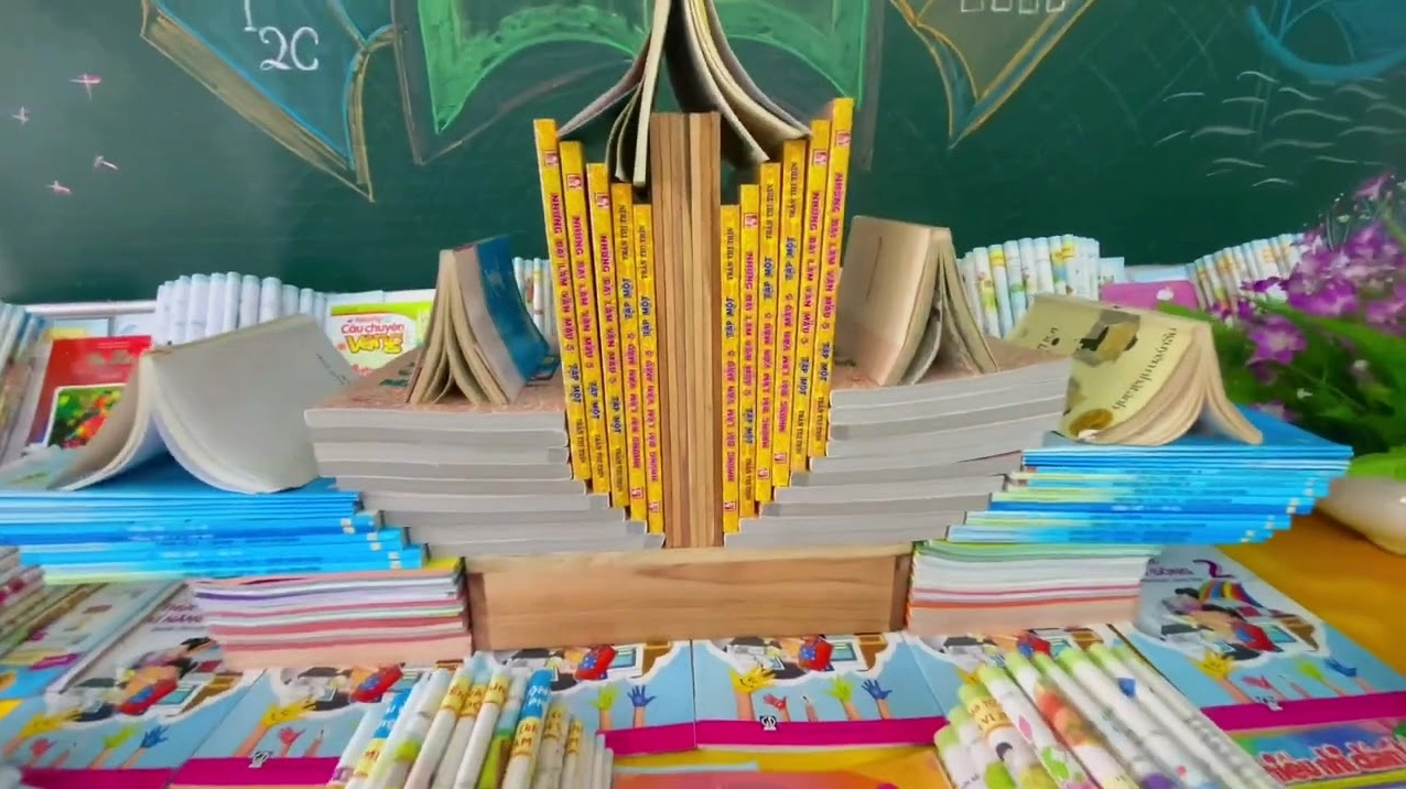 Trang trí bong bóng chủ đề sách