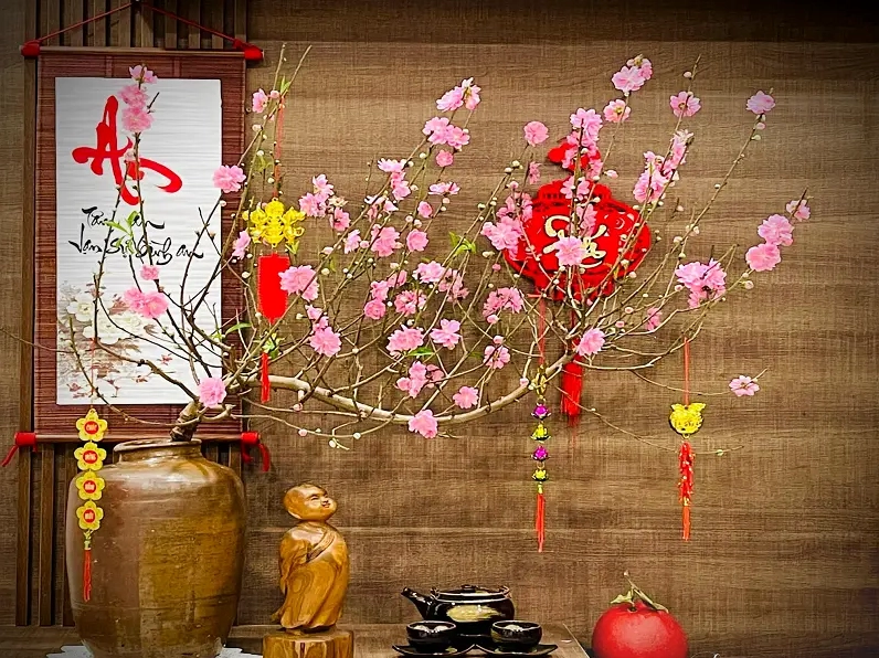 Trang trí cây đào Tết