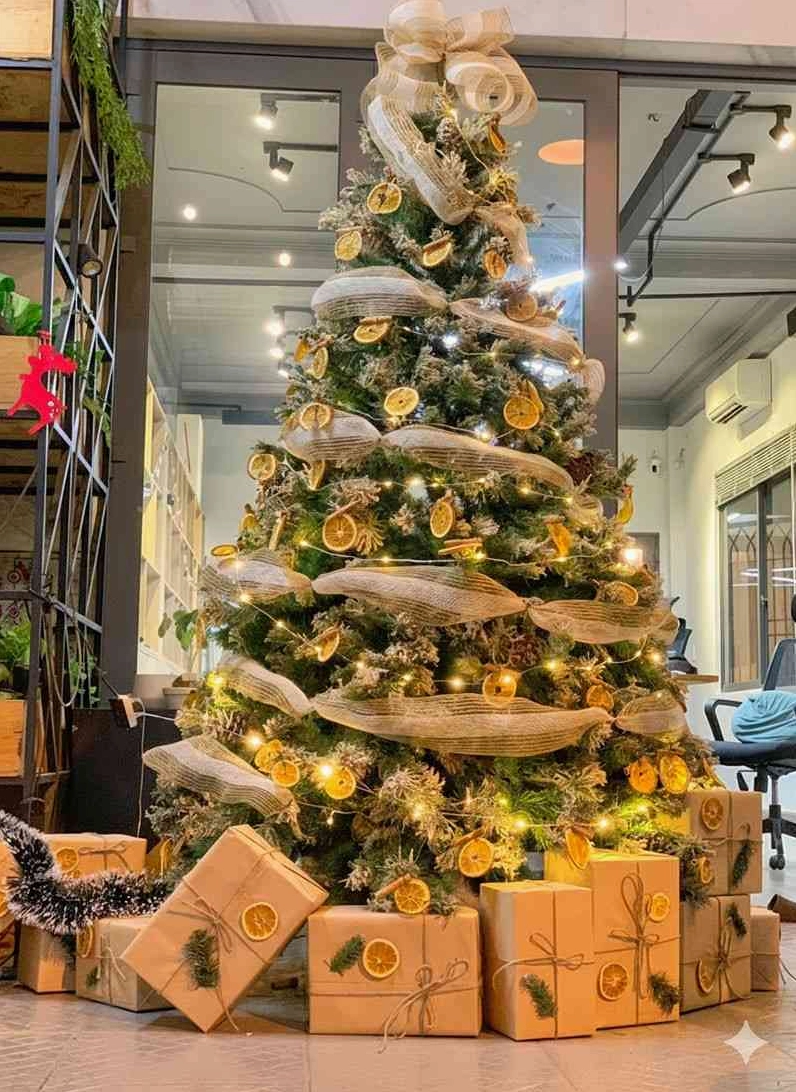 Trang trí cây thông Noel theo chủ đề
