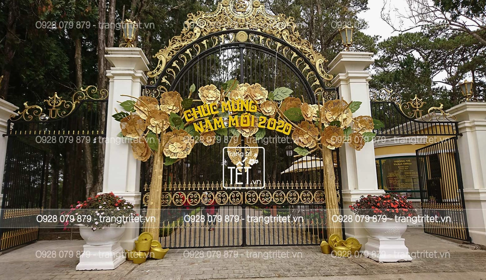 Trang trí cổng nhà ngày Tết truyền thống