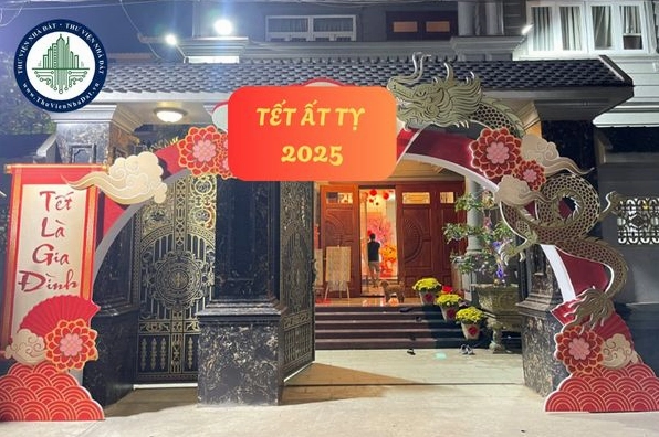 Trang trí cổng nhà đón năm mới