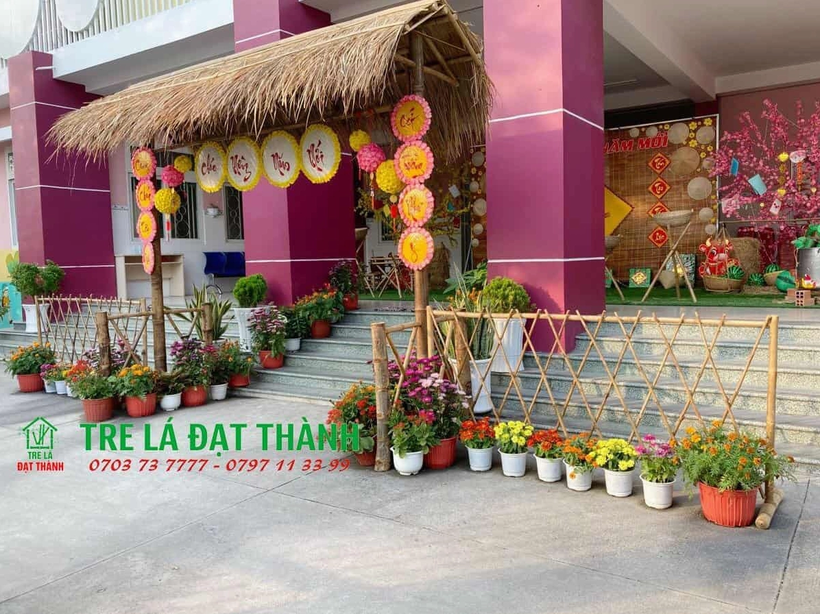 Trang trí cổng tết với vật phẩm may mắn