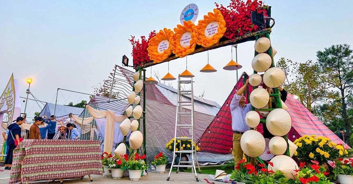 Trang trí cổng trại ấn tượng cho sự kiện