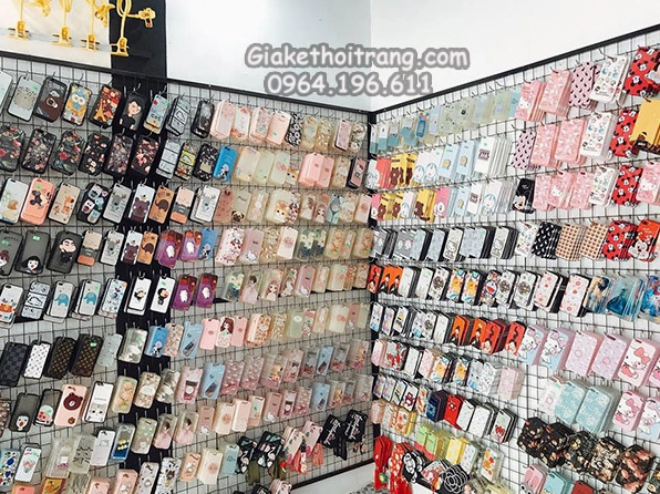 Trang trí cửa hàng phụ kiện điện thoại chuyên nghiệp
