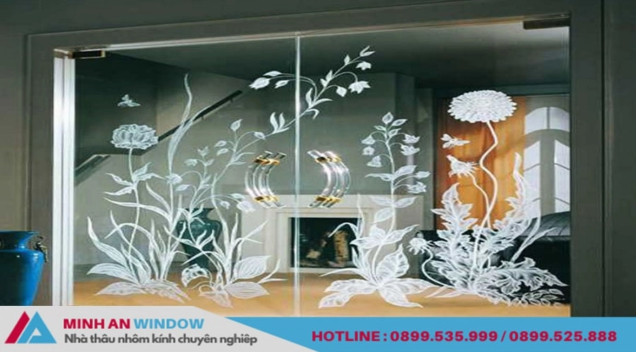 Trang trí cửa kính cường lực hiện đại 2024