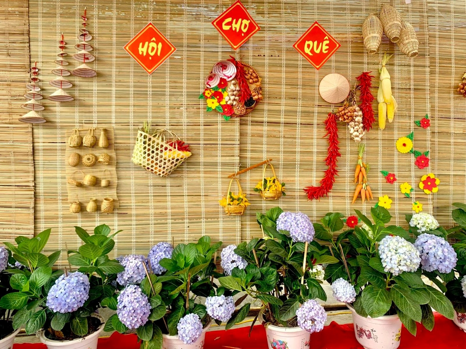 Trang trí gian hàng quê