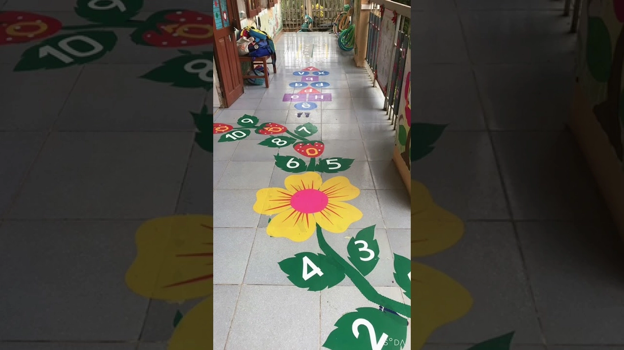 Trang trí hành lang mầm non đầy màu sắc