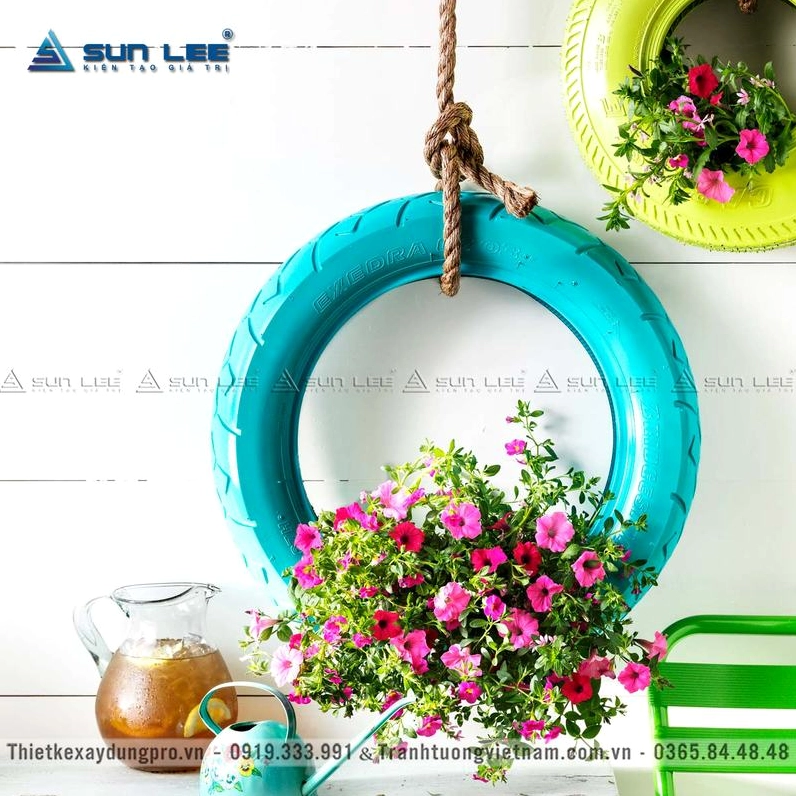 Trang trí không gian quán cafe bằng lốp xe trồng hoa