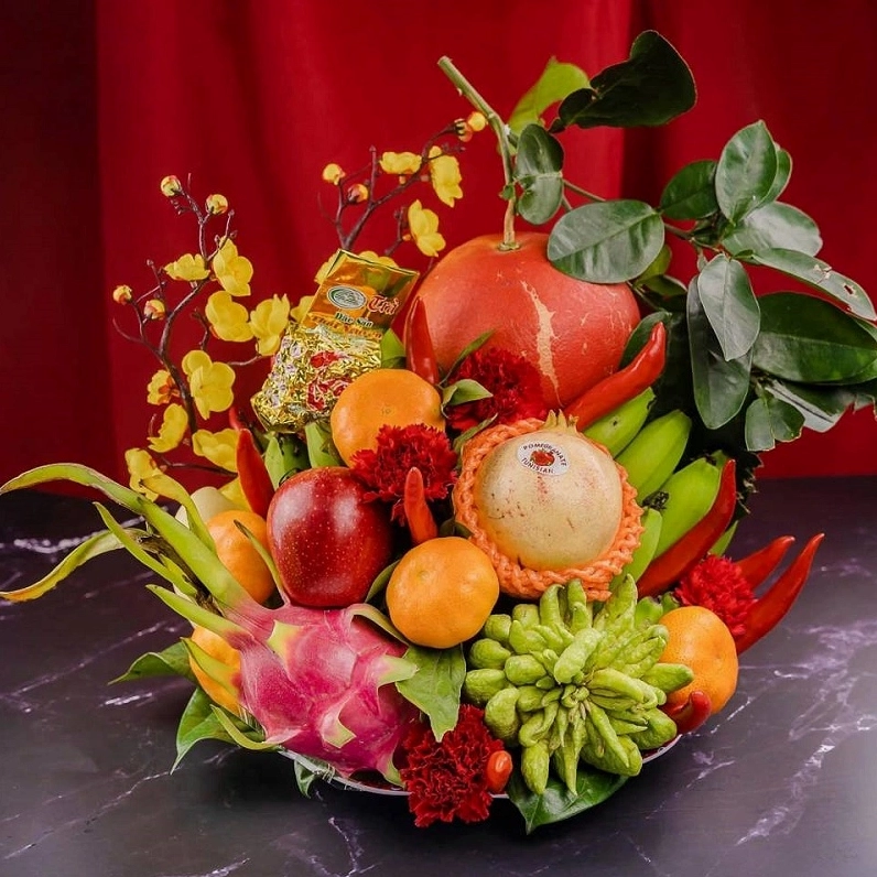 Trang trí mâm ngũ quả kết hợp hoa