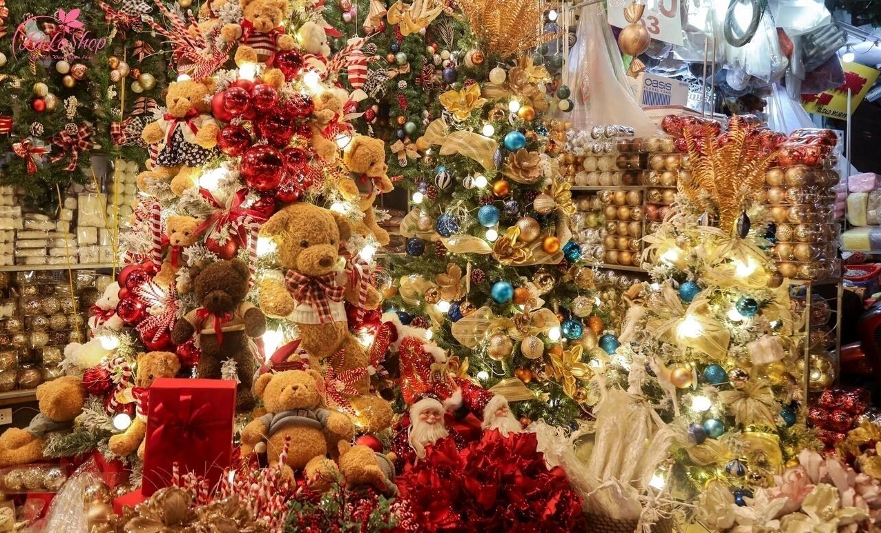 Trang trí Noel thu hút khách hàng