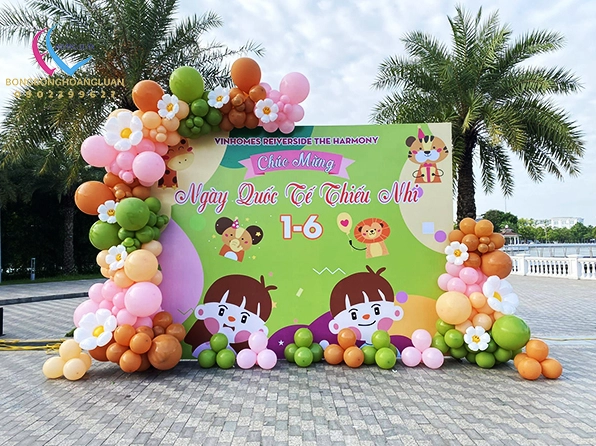 Trang trí sân khấu ngày lễ