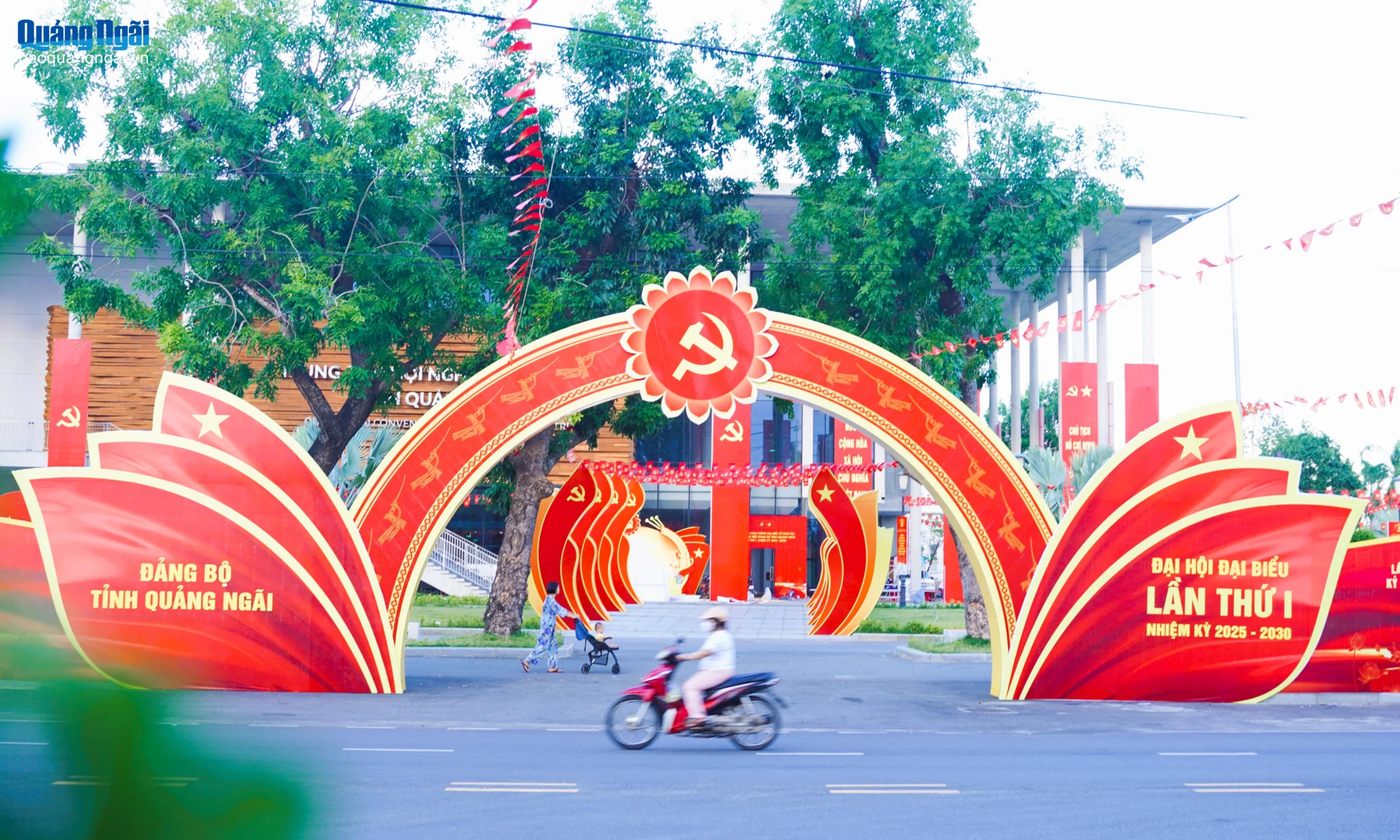 Trang trí sự kiện chính trị
