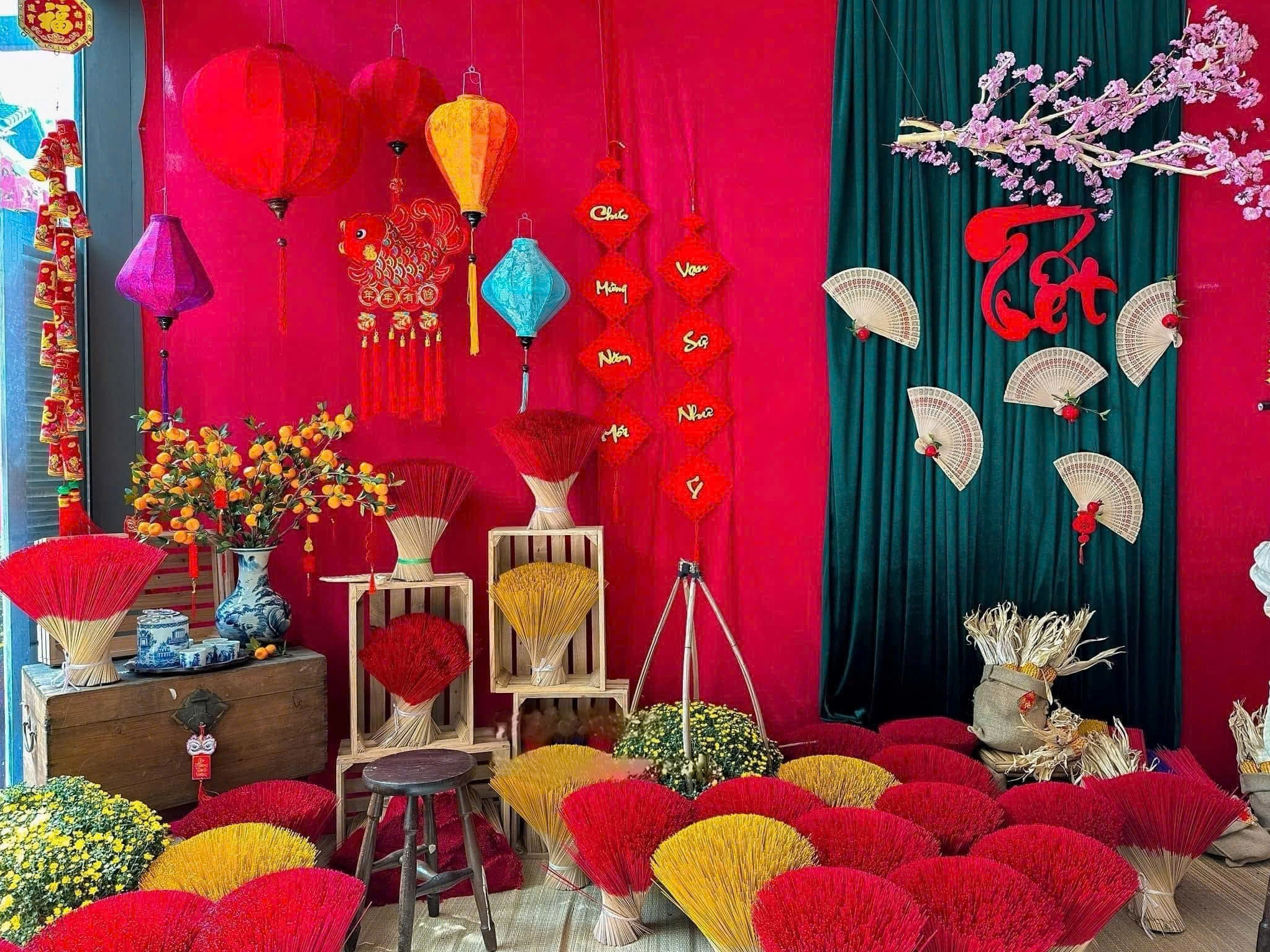 Trang trí Tết với đèn nhang