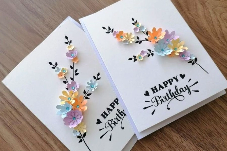 Trang trí thiệp với hoa giấy