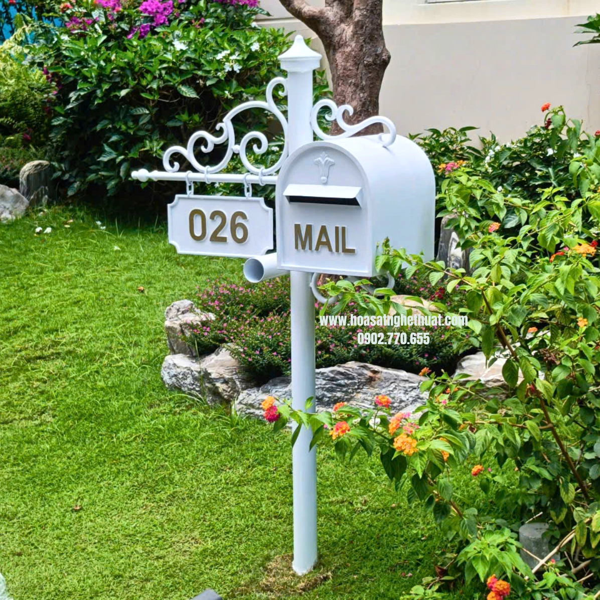 Trang trí thư với nơ và hoa