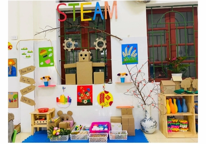 Trẻ em vui chơi tại góc sáng tạo