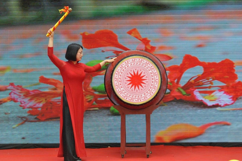 Trống danh khai giảng
