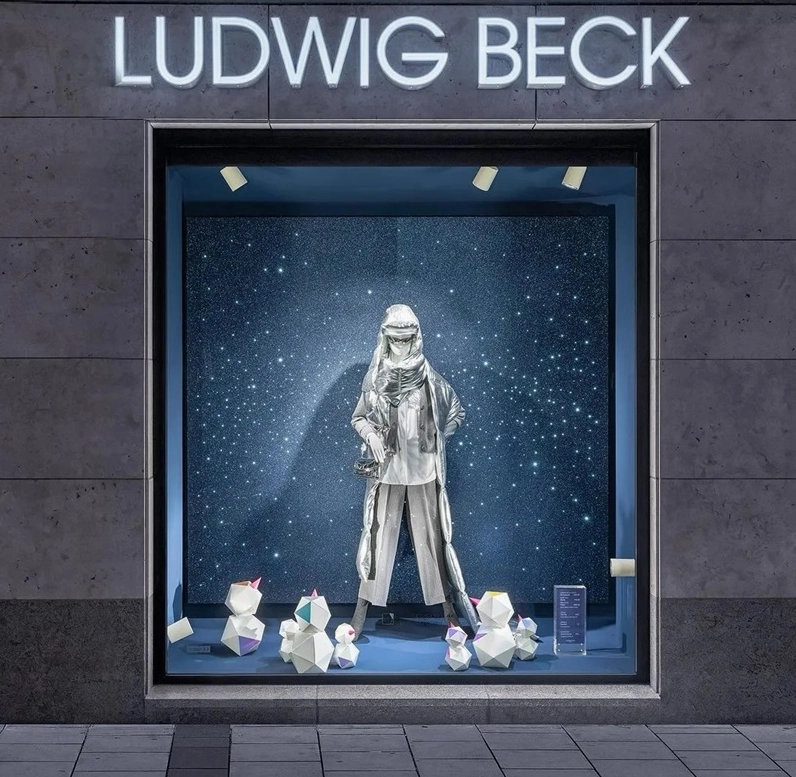 Ý tưởng trang trí window display độc đáo
